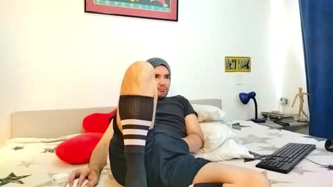 camilo online show from 04-11-26, 07:51