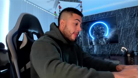 Snapshot of camilowatson chatting on 12-11-24, 12:34 Camilo Watson online show from 12-11-24, 12:34