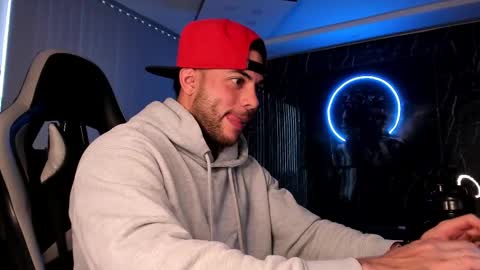 Snapshot of camilowatson chatting on 03-04-25, 10:27 Camilo Watson online show from 03-04-25, 10:27