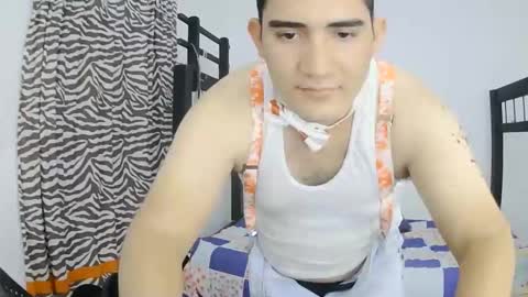 Snapshot of camilowhite_ chatting on 10-27-25, 08:35 Camilowhite online show from 10-27-25, 08:35