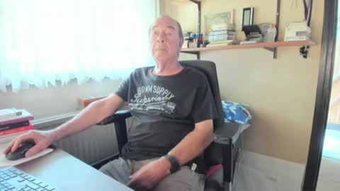 Snapshot of cammee chatting on 07-10-26, 10:51 Cammee online show from 07-10-26, 10:51