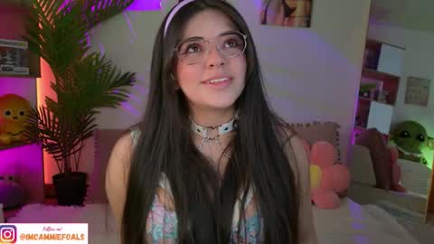 Snapshot of cammiefoalss chatting on 09-09-25, 03:00 Lets reach 200 thumbs up online show from 09-09-25, 03:00