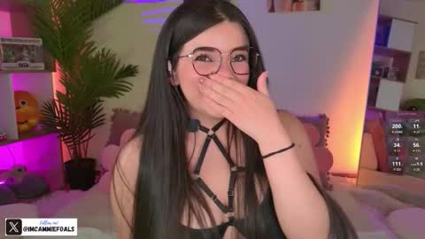 Snapshot of cammiefoalss chatting on 10-08-25, 05:43 Lets reach 200 thumbs up online show from 10-08-25, 05:43