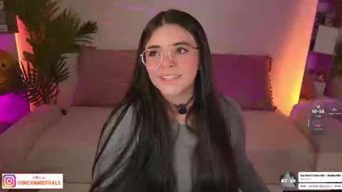 Snapshot of cammiefoalss chatting on 10-15-25, 03:45 Lets reach 200 thumbs up online show from 10-15-25, 03:45