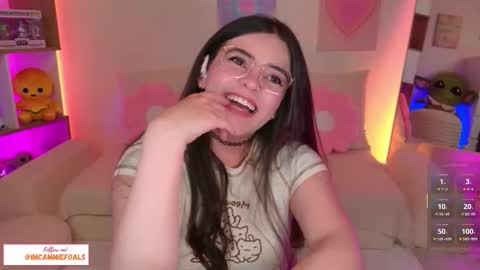 Snapshot of cammiefoalss chatting on 11-12-25, 03:56 Lets reach 200 thumbs up online show from 11-12-25, 03:56