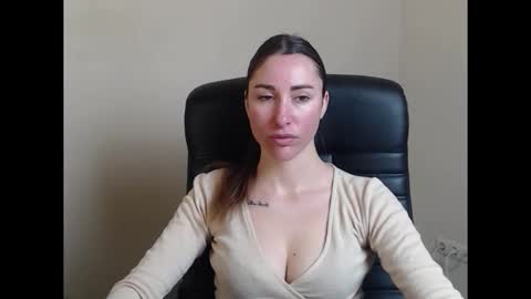 Snapshot of cammila_horn chatting on 02-04-26, 06:41 cammila horn online show from 02-04-26, 06:41