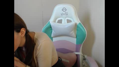 Snapshot of cammila_horn chatting on 02-25-26, 06:34 cammila horn online show from 02-25-26, 06:34