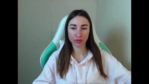 Snapshot of cammila_horn chatting on 03-09-26, 07:01 cammila horn online show from 03-09-26, 07:01