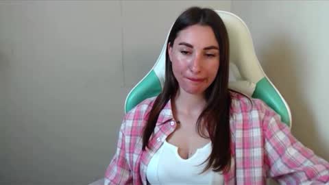 Snapshot of cammila_horn chatting on 05-11-26, 04:04 cammila horn online show from 05-11-26, 04:04