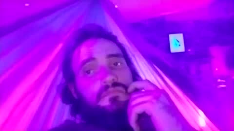 Snapshot of camrox6969 chatting on 01-11-25, 01:22 camrox6969 online show from 01-11-25, 01:22