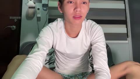 Ethan online show from 10-23-25, 05:12