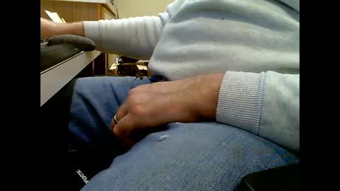 Snapshot of can1cum4u chatting on 01-03-25, 09:15 can1cum4u online show from 01-03-25, 09:15