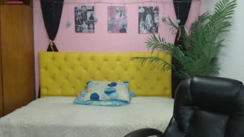 Snapshot of candiapole chatting on 12-17-24, 01:16 Candy online show from 12-17-24, 01:16