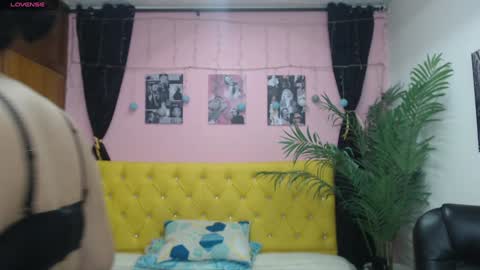 Snapshot of candiapole chatting on 12-17-24, 04:21 Candy online show from 12-17-24, 04:21