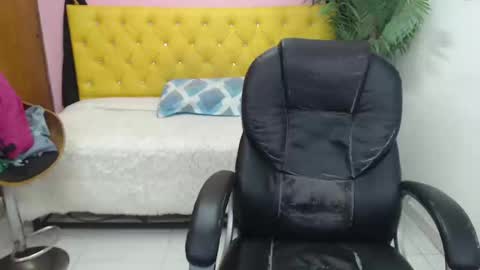 Snapshot of candiapole chatting on 02-22-25, 03:47 Candy online show from 02-22-25, 03:47