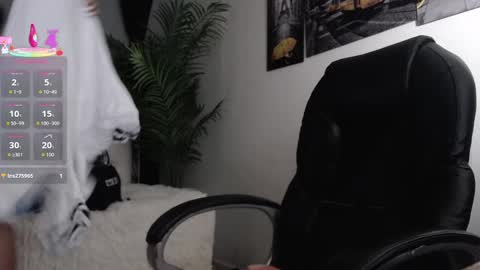 Snapshot of candiapole chatting on 09-13-25, 01:11 Candy online show from 09-13-25, 01:11