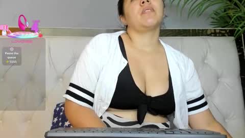 Snapshot of candiapole chatting on 10-25-25, 01:07 Candy online show from 10-25-25, 01:07