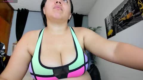 Snapshot of candiapole chatting on 11-19-25, 12:49 Candy online show from 11-19-25, 12:49