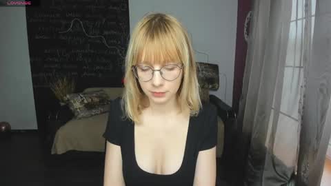 Snapshot of candicahoney chatting on 03-02-26, 12:34 candicahoney online show from 03-02-26, 12:34