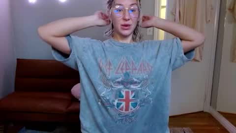 MissCandiJones online show from 11-14-25, 05:33