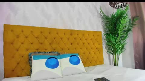 Snapshot of candise_oconnor chatting on 09-12-25, 05:18 candise online show from 09-12-25, 05:18