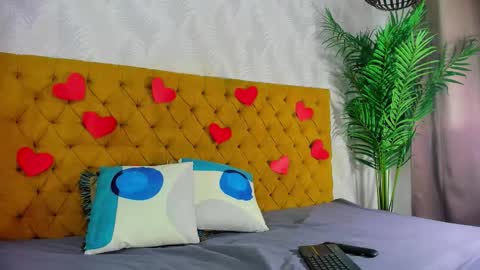 Snapshot of candise_oconnor chatting on 09-20-25, 04:46 candise online show from 09-20-25, 04:46