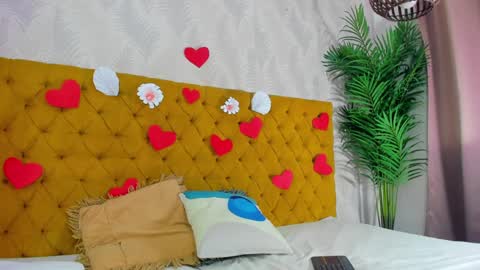 Snapshot of candise_oconnor chatting on 09-23-25, 04:37 candise online show from 09-23-25, 04:37