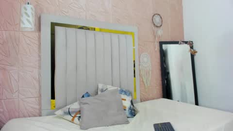 Snapshot of candise_oconnor chatting on 10-01-25, 09:32 candise online show from 10-01-25, 09:32