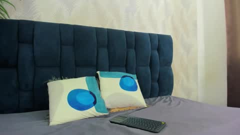 Snapshot of candise_oconnor chatting on 10-12-25, 02:16 candise online show from 10-12-25, 02:16