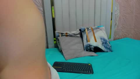 Snapshot of candise_oconnor chatting on 11-04-25, 08:41 candise online show from 11-04-25, 08:41