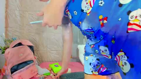 Snapshot of candise_oconnor chatting on 11-13-25, 08:41 candise online show from 11-13-25, 08:41