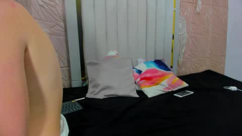 Snapshot of candise_oconnor chatting on 11-19-25, 07:36 candise online show from 11-19-25, 07:36