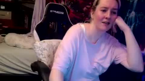 Candi online show from 06-17-26, 01:08