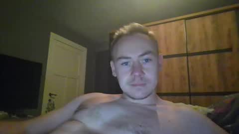 Snapshot of candy_boy_xoxo chatting on 11-19-25, 05:35 candy_boy_xoxo online show from 11-19-25, 05:35