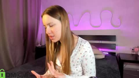 Snapshot of candy_cansew chatting on 11-08-25, 01:17 Candy online show from 11-08-25, 01:17