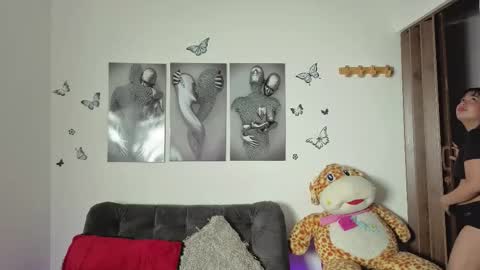 Im ChloeJoin The Fan Club online show from 02-18-26, 11:06