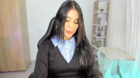 Snapshot of candy_hes chatting on 10-30-25, 09:15 Nickol online show from 10-30-25, 09:15