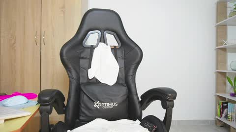 Nickol online show from 04-09-26, 08:25