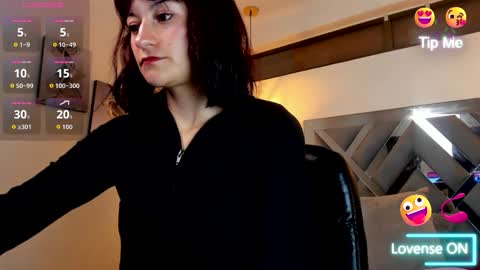 Candy hot online show from 10-17-25, 08:11