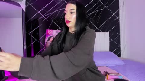 Snapshot of candy_leila3 chatting on 09-19-25, 03:30 Leila online show from 09-19-25, 03:30