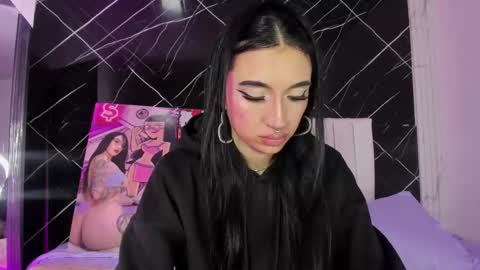 Snapshot of candy_leila3 chatting on 10-11-25, 05:17 Leila online show from 10-11-25, 05:17