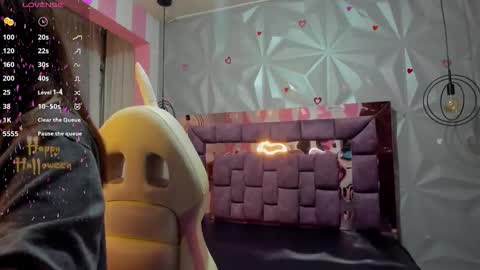 Ania online show from 10-24-25, 11:06