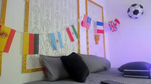 Snapshot of candy_plus chatting on 07-10-26, 06:54 Candy plus online show from 07-10-26, 06:54