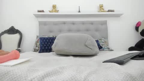 Snapshot of candy_sex_18x chatting on 09-12-25, 12:44 candy_sex_18x online show from 09-12-25, 12:44