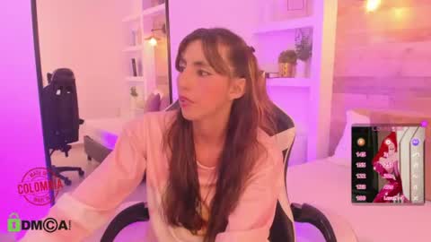 Snapshot of candy_summer28_ chatting on 07-18-26, 07:39 CANDY online show from 07-18-26, 07:39