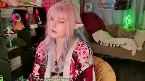Mary online show from 06-25-26, 05:12