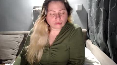 Laura online show from 03-28-26, 04:45