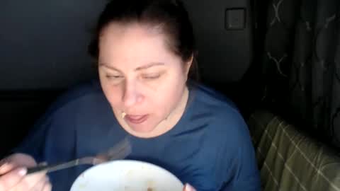 Laura online show from 04-05-26, 03:31