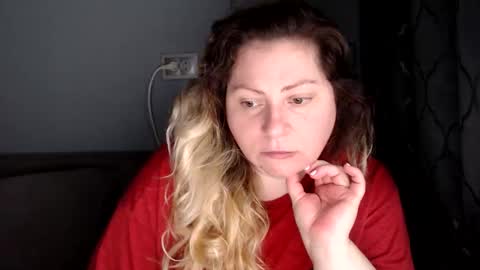 Snapshot of candycream74 chatting on 04-20-26, 01:47 Laura online show from 04-20-26, 01:47