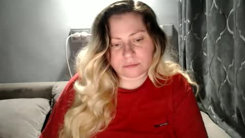 Snapshot of candycream74 chatting on 04-21-26, 02:51 Laura online show from 04-21-26, 02:51